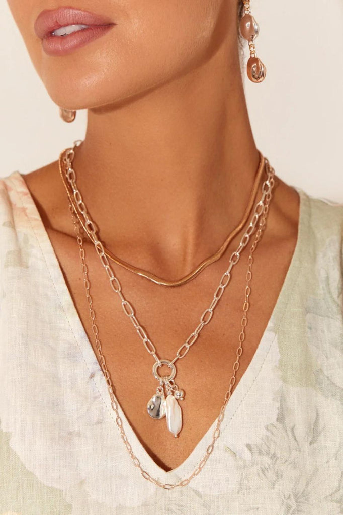 Adorne Tri Tone Layer Cluster Necklace | Multi/Cream_Silvermaple Boutique