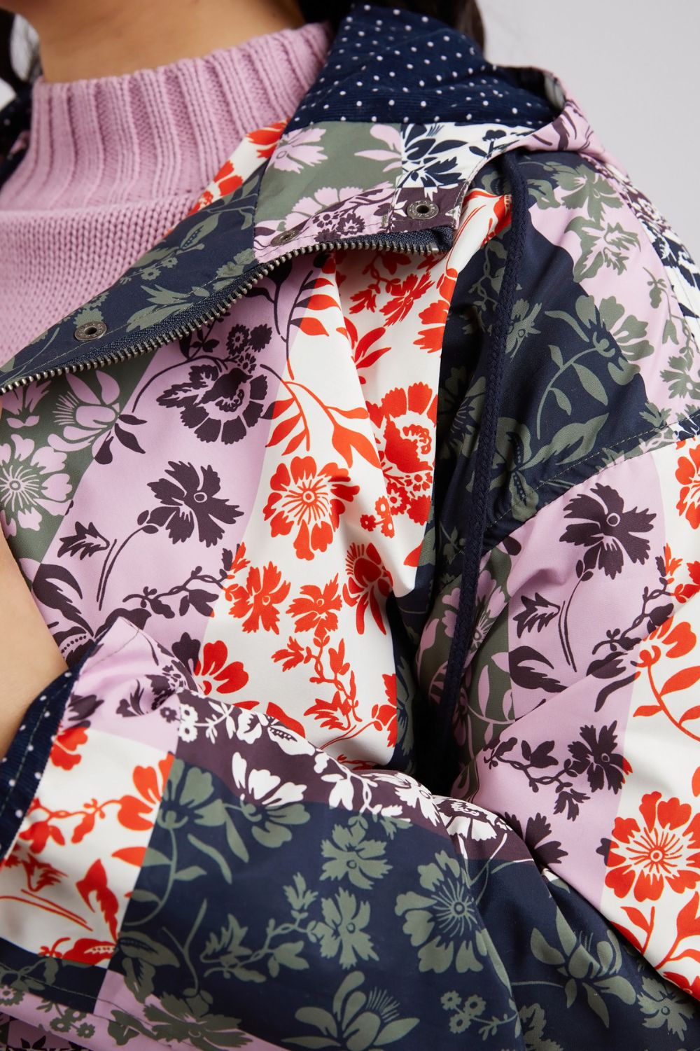 Elm Lifestyle Linear Floral Raincoat | Floral Print_Silvermaple Boutique