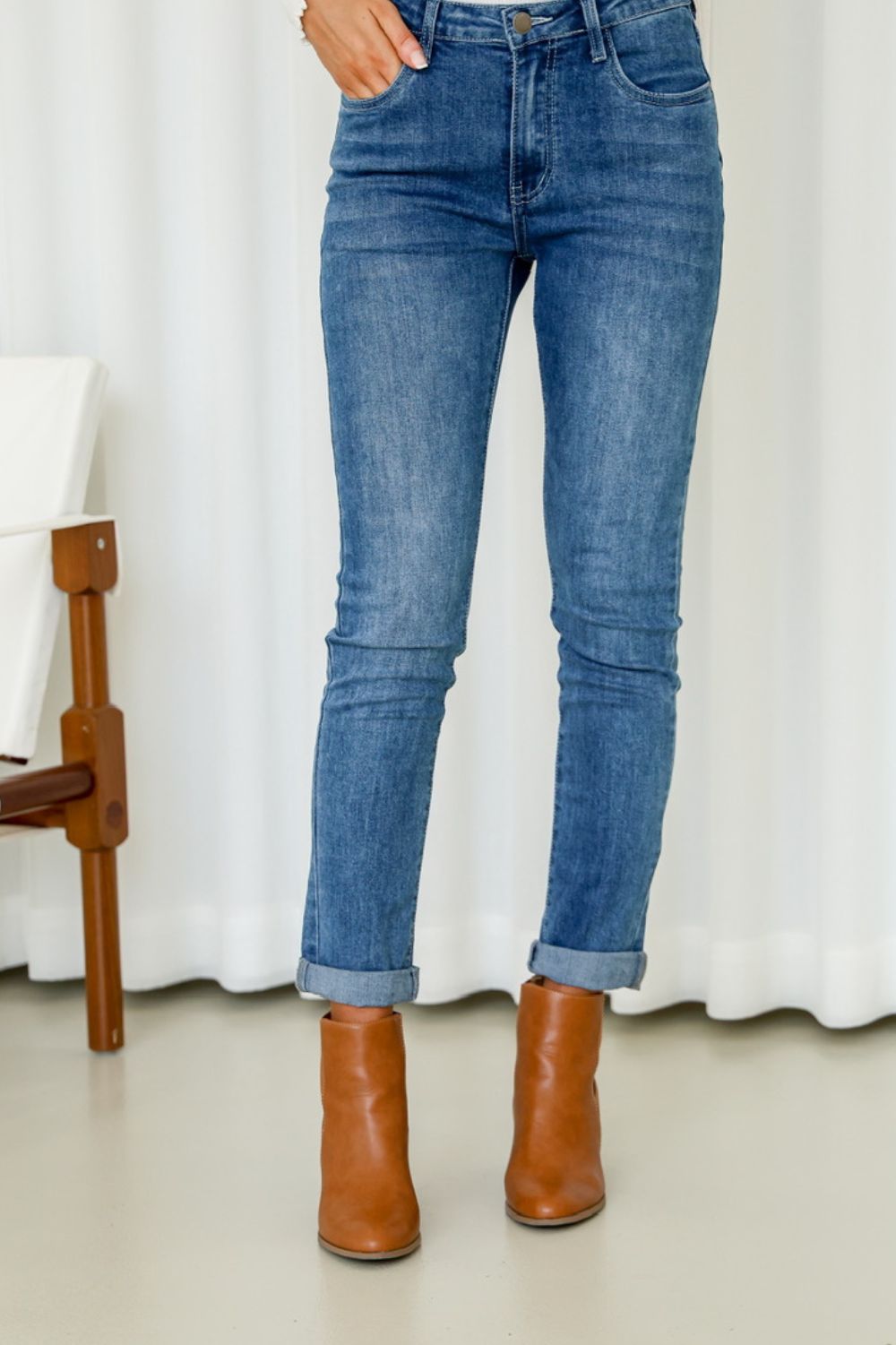 Fashion Express Agnes Straight Leg Jeans | Mid Wash_Silvermaple Boutique