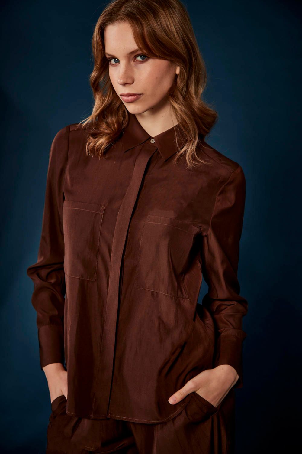 Glide By Verge Pivot Shirt | Chocolate _Silvermaple Boutique