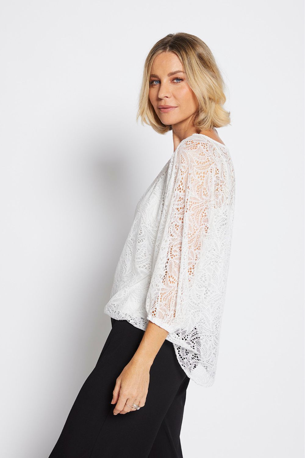 Philosophy Violetta Lace Billow Top | White_Silvermaple Boutique