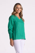 Silvermaple Collection Carrie Linen V-Neck Top | Emerald