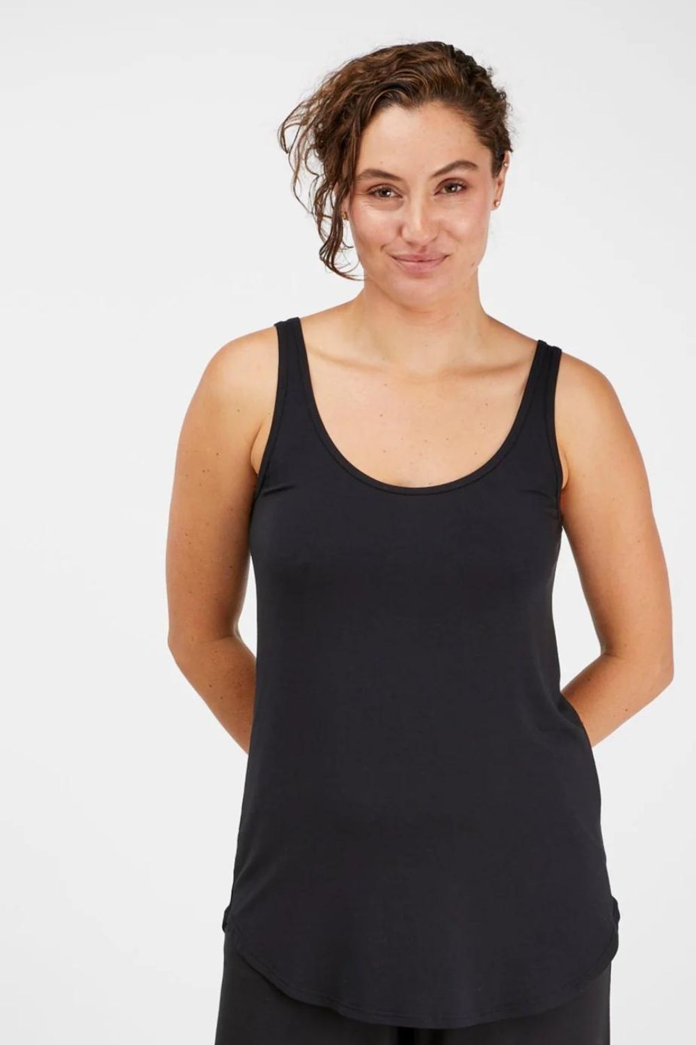 Tani Longline Tank | Black | 79752_Silvermaple Boutique