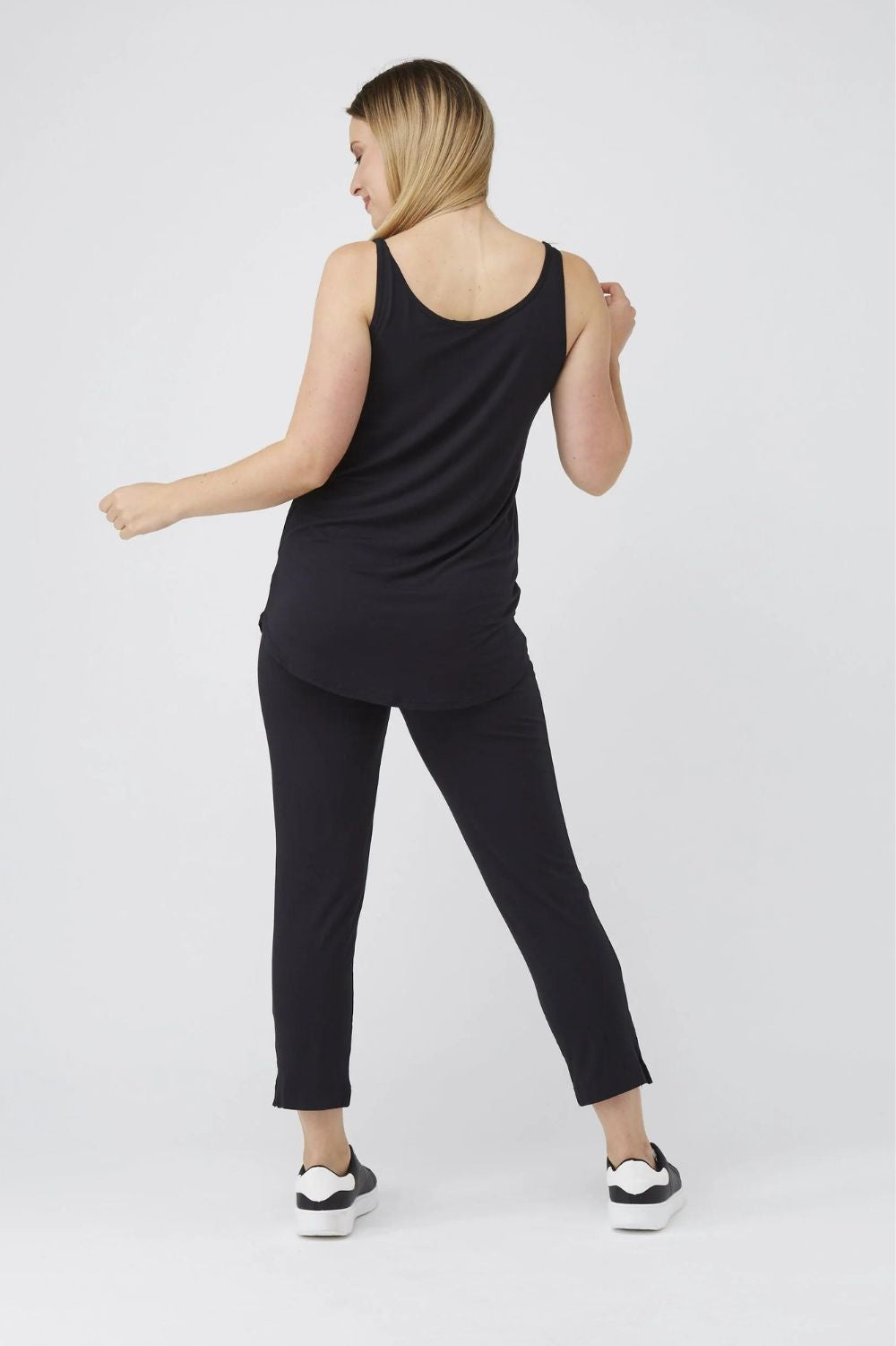 Tani Longline Tank | Black | 79752_Silvermaple Boutique