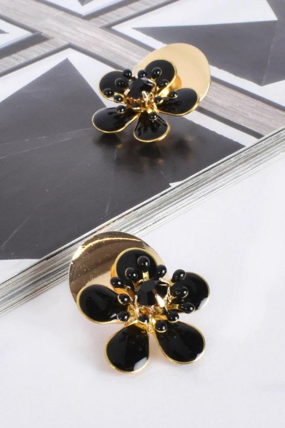 Adorne Audrey Resin Mix Flower Stud | Black_Silvermaple Boutique