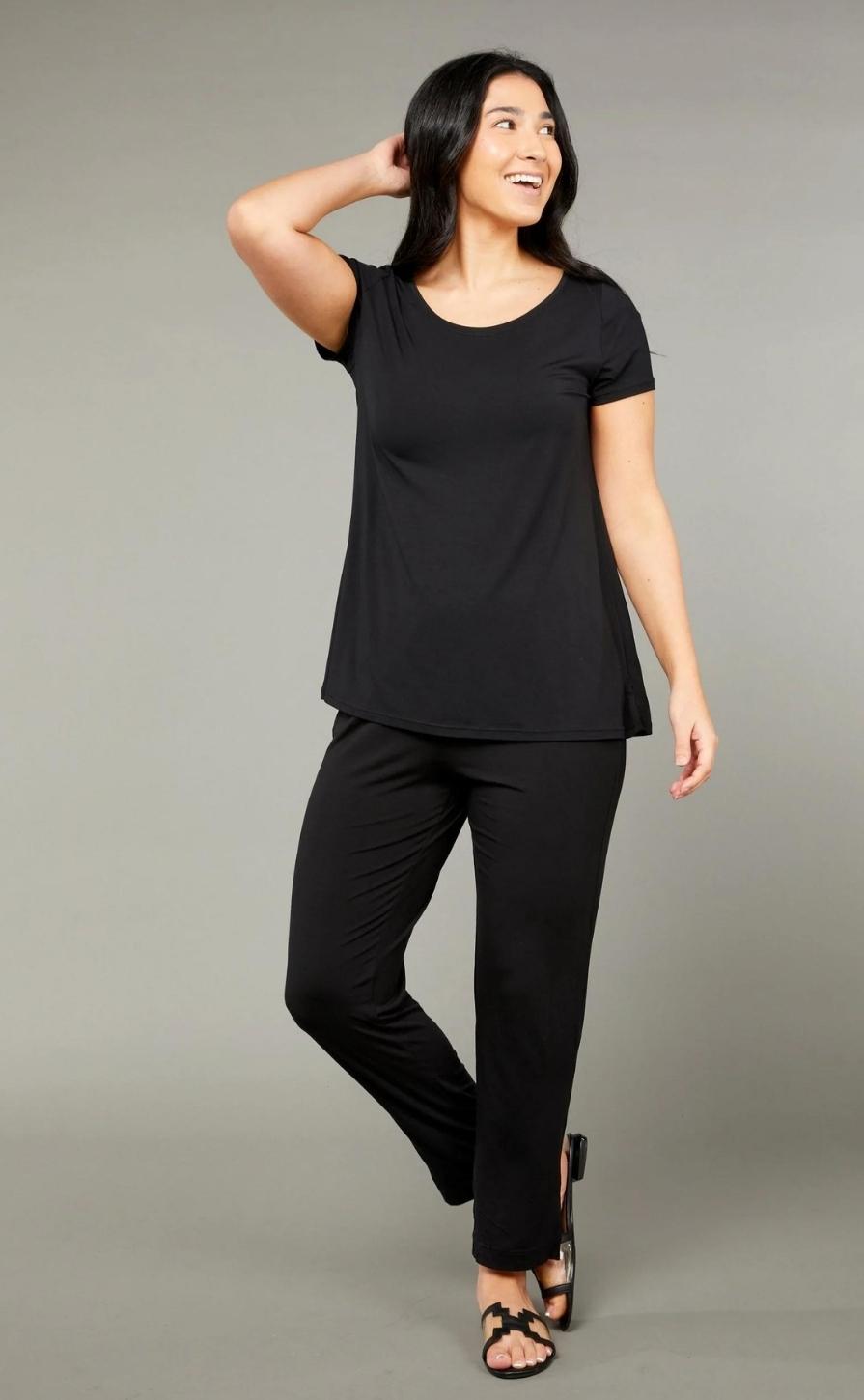 Tani Swing Tee | Black | 79375_Silvermaple Boutique